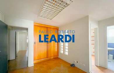 Imagem: O depósito possui 2 Vagas na garagem, 203m² de Área e está