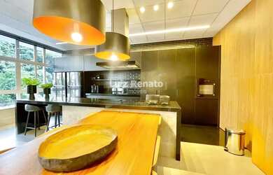 Imagem: O apartamento possui 1 Dormitório, 2 Banheiros, 1 Vaga na garagem