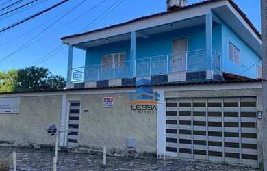 Imagem: A casa possui 5 Dormitórios, 2 Banheiros, 5 Vagas na garagem