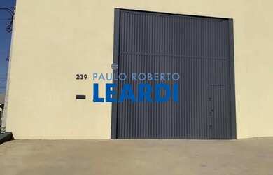 Imagem: O depósito possui 4 Vagas na garagem, 200m² de Área e está