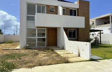 Imagem: A casa em condomínio possui 2 Dormitórios, 1 Banheiro, 2 Vagas