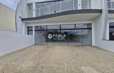 Imagem: O depósito possui 2 Vagas na garagem e 200m² de Área e está