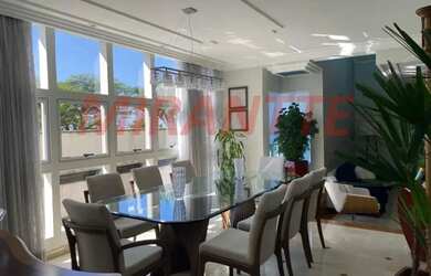 Imagem: A casa possui 4 Dormitórios, 5 Banheiros, 5 Vagas na garagem