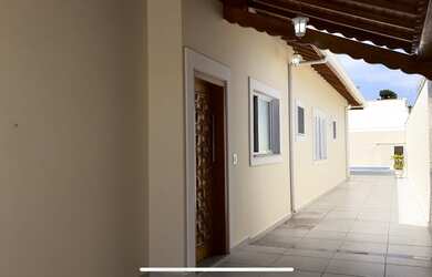 Imagem 6: INCRÍVEL CASA COM PISCINA E OTIMA LOCALIZAÇÃO LER A DESCRIÇÃO