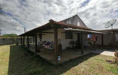 Imagem: A casa possui 2 Dormitórios, 1 Banheiro, 600m² de Área, Imóvel