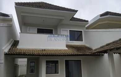 Imagem: A casa possui 4 Dormitórios, 5 Banheiros, 4 Vagas na garagem