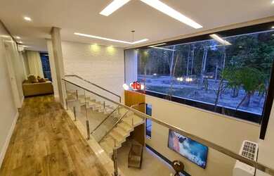 Imagem: A casa em condomínio possui 4 Dormitórios, 4 Banheiros, 5