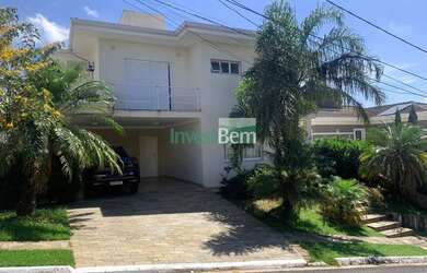 Imagem: A casa em condomínio possui 4 Dormitórios, 5 Banheiros, 2