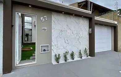 Imagem: A casa possui 3 Dormitórios, 3 Banheiros, 2 Vagas na garagem