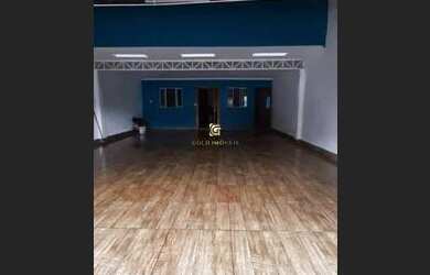 Imagem: A casa possui 5 Dormitórios, 3 Banheiros, 4 Vagas na garagem