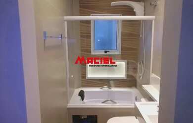 Imagem: A casa em condomínio possui 3 Dormitórios, 1 Banheiro, 2 Vagas