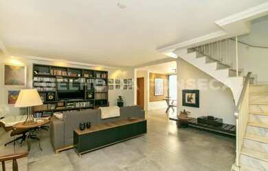 Imagem: A casa à venda possui 3 Dormitórios, 4 Banheiros, 4 Vagas