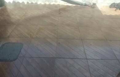 Imagem: A casa possui 3 Dormitórios, 2 Banheiros, 3 Vagas na garagem