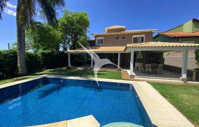 Imagem: A casa possui 3 Dormitórios, 3 Banheiros, 570m² de Área e