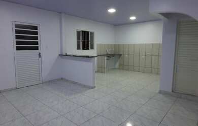 Imagem 3: Disponível pra negócio. 4 Vagas na garageme2 Dormitórios