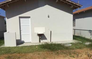 Imagem: A casa em condomínio possui 2 Dormitórios, 1 Banheiro, 2 Vagas