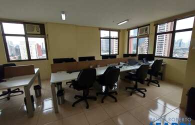 Imagem: O depósito possui 1 Vaga na garagem e 40m² de Área e está