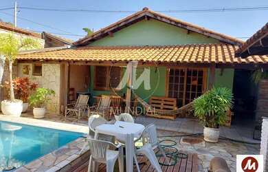 Imagem: A casa possui 2 Dormitórios, 2 Banheiros, 2 Vagas na garagem