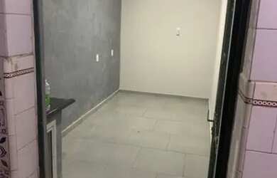 Imagem: A casa possui 1 Dormitório, 1 Banheiro e está localizado