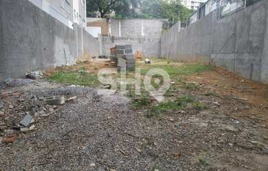 Imagem: O terreno possui 328m² de Área e está localizado em Vila