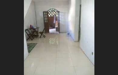 Imagem: A casa possui 3 Dormitórios, 2 Banheiros e está localizado