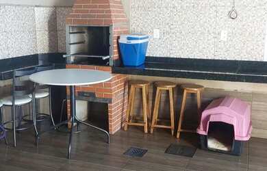 Imagem: A casa possui 2 Dormitórios, 3 Banheiros, 2 Vagas na garagem