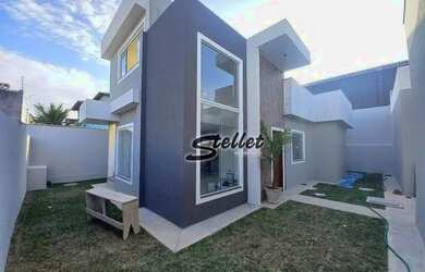 Imagem: A casa possui 3 Dormitórios, 2 Banheiros, 2 Vagas na garagem