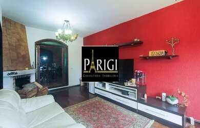 Imagem: A casa possui 5 Dormitórios, 3 Banheiros, 4 Vagas na garagem