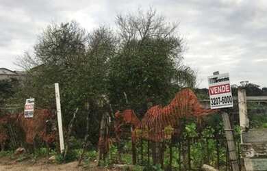 Imagem: O terreno possui 360m² de Área e está localizado em Iguaçu