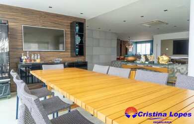 Imagem: O apartamento possui 4 Dormitórios, 5 Banheiros, 4 Vagas na