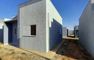 Imagem: A casa em condomínio possui 2 Dormitórios, 1 Banheiro, 2 Vagas