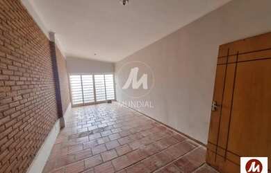 Imagem: O depósito possui 2 Vagas na garagem, 137m² de Área e está