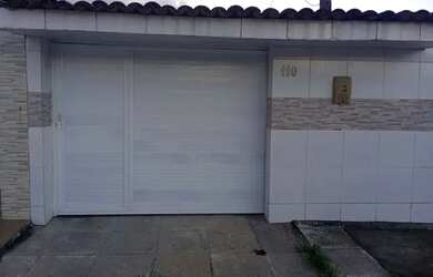 Imagem: A casa possui 3 Dormitórios, 2 Banheiros e está localizado