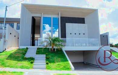 Imagem: A casa possui 3 Dormitórios, 3 Banheiros, 2 Vagas na garagem