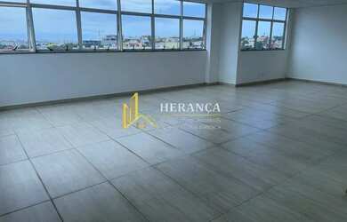 Imagem: O depósito possui 1 Vaga na garagem, 131m² de Área e está