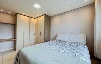 Imagem: O apartamento possui 3 Dormitórios, 1 Banheiro, 1 Vaga na garagem