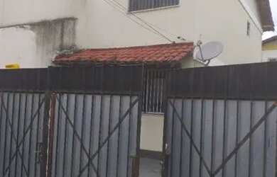 Imagem: A casa possui 2 Dormitórios, 2 Banheiros, 3 Vagas na garagem