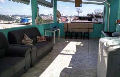 Imagem: A casa possui 2 Dormitórios, 3 Banheiros e 1 Vaga na garagem