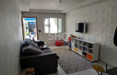 Imagem: A casa possui 3 Dormitórios, 3 Banheiros, 2 Vagas na garagem