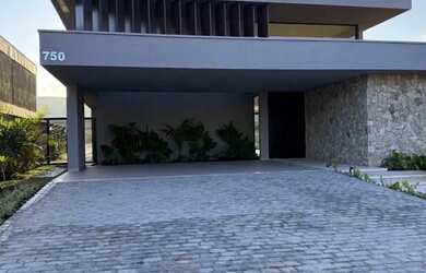 Imagem: A casa em condomínio possui 4 Dormitórios, 5 Banheiros, 4