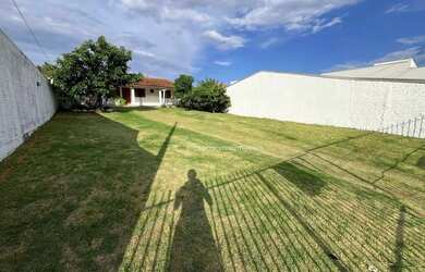 Imagem: O terreno possui 405m² de Área e está localizado em Centro