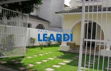 Imagem: O depósito possui 5 Vagas na garagem, 300m² de Área e está