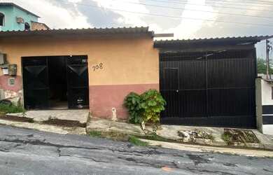 Imagem: A casa possui 2 Dormitórios, 3 Banheiros, 2 Vagas na garagem
