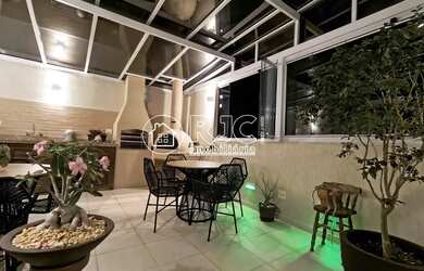 Imagem: O apartamento na cobertura possui 4 Dormitórios, 4 Banheiros