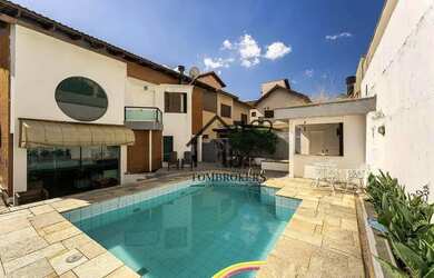 Imagem: A casa em condomínio possui 4 Dormitórios, 4 Banheiros, 4