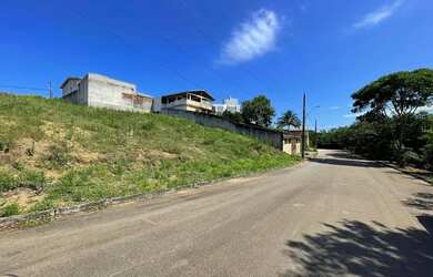 Imagem: O terreno possui 430m² de Área e está localizado em Enseada