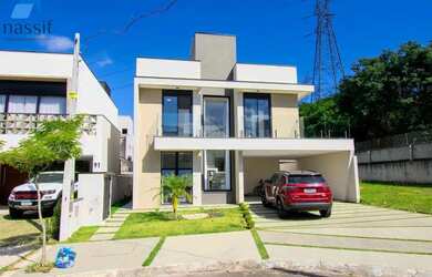 Imagem: A casa em condomínio possui 3 Dormitórios, 4 Banheiros, 206m²