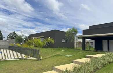 Imagem: A casa em condomínio possui 2 Dormitórios, 1 Banheiro, 2 Vagas