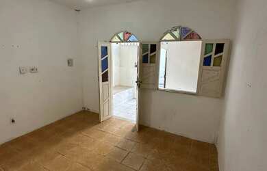 Imagem: A casa possui 1 Dormitório, 1 Banheiro e está localizado