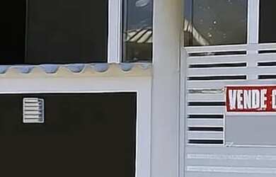 Imagem: A casa em condomínio possui 3 Dormitórios, 2 Banheiros, 4